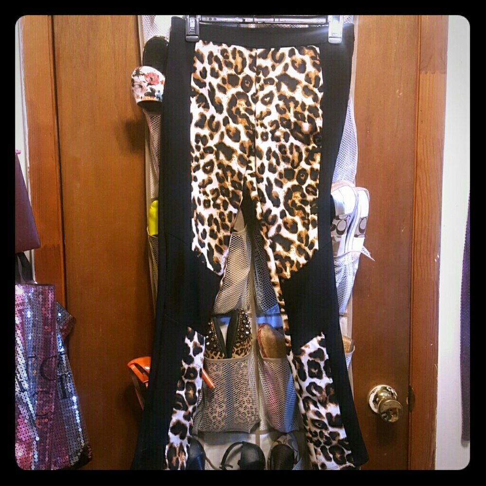 Leopard print leggings