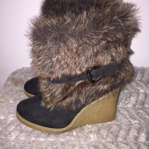 😍 Fur Wedge Boot