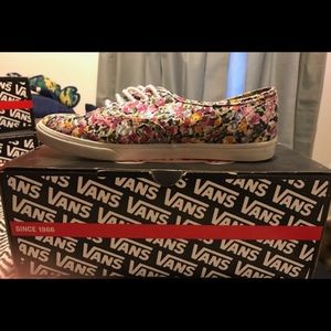 Vans Lo Pro Flowers.  Size 8.5