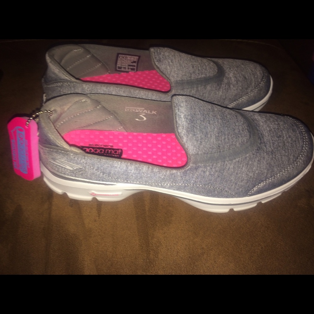 Sketchers Go Walk Sneakers