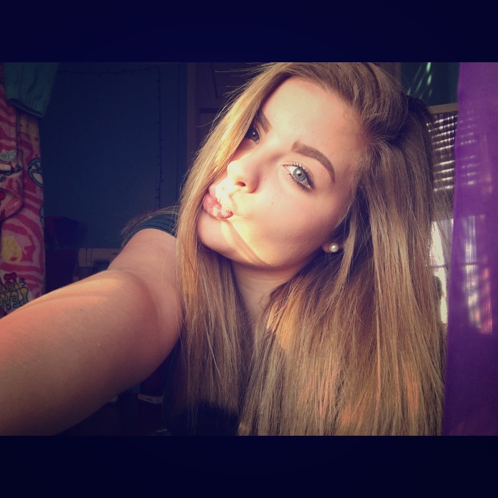 Meet your Posher, Caleigh