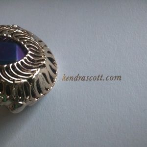 Kendra Scott vintage ring in black Iridescent