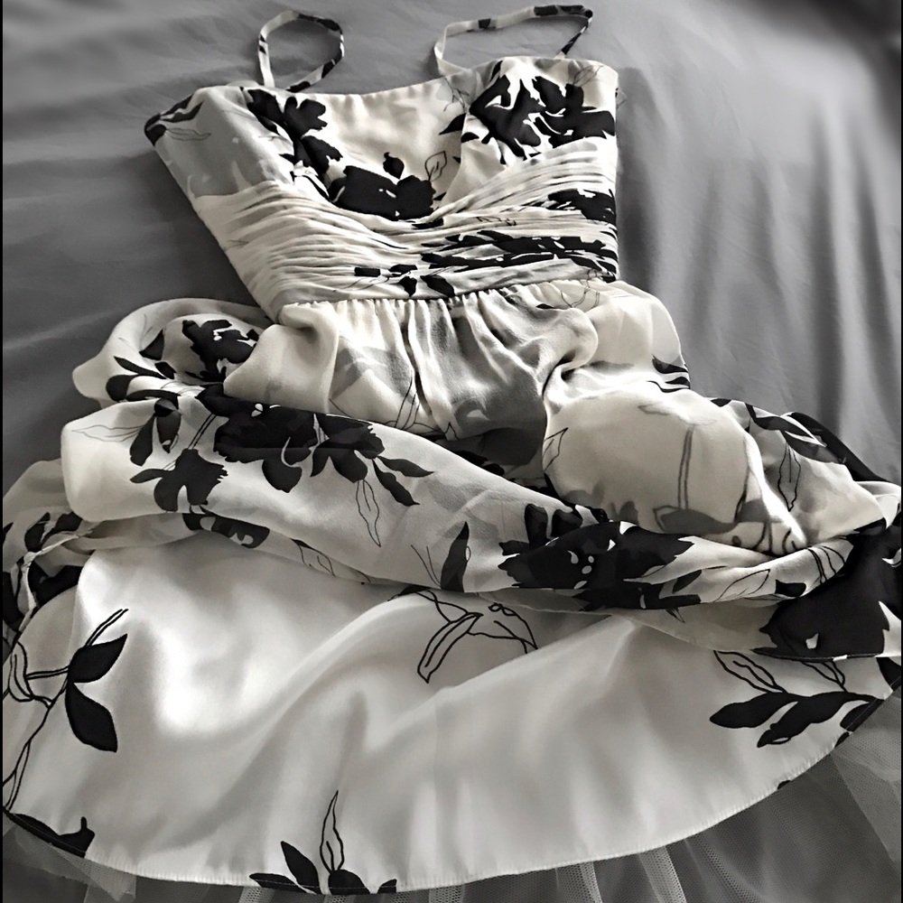Ann Taylor Black/White Floral Dress
