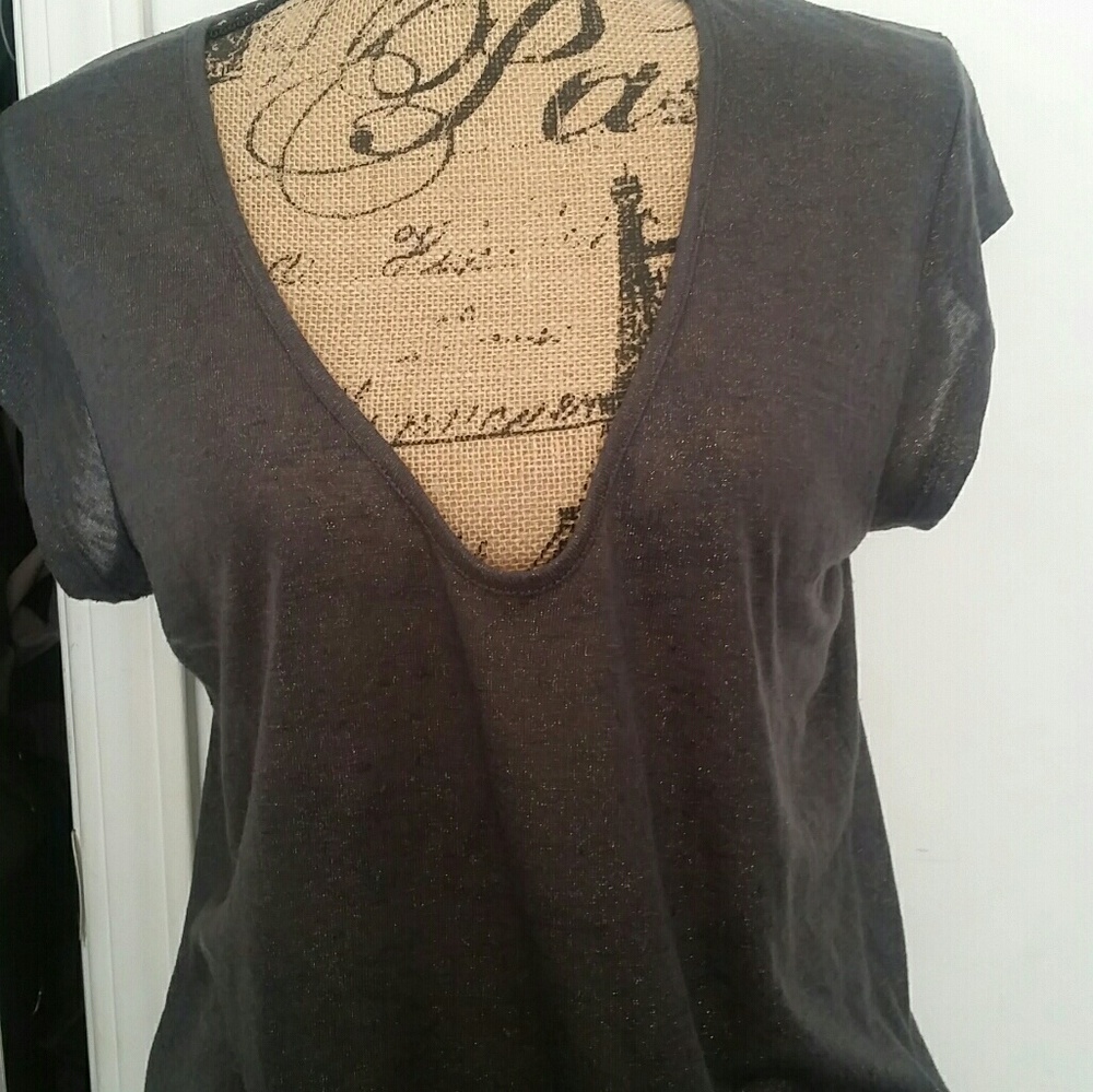 H&M v-neck tee NWT - Picture 2 of 4