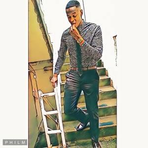 Meet your Posher, Derrick