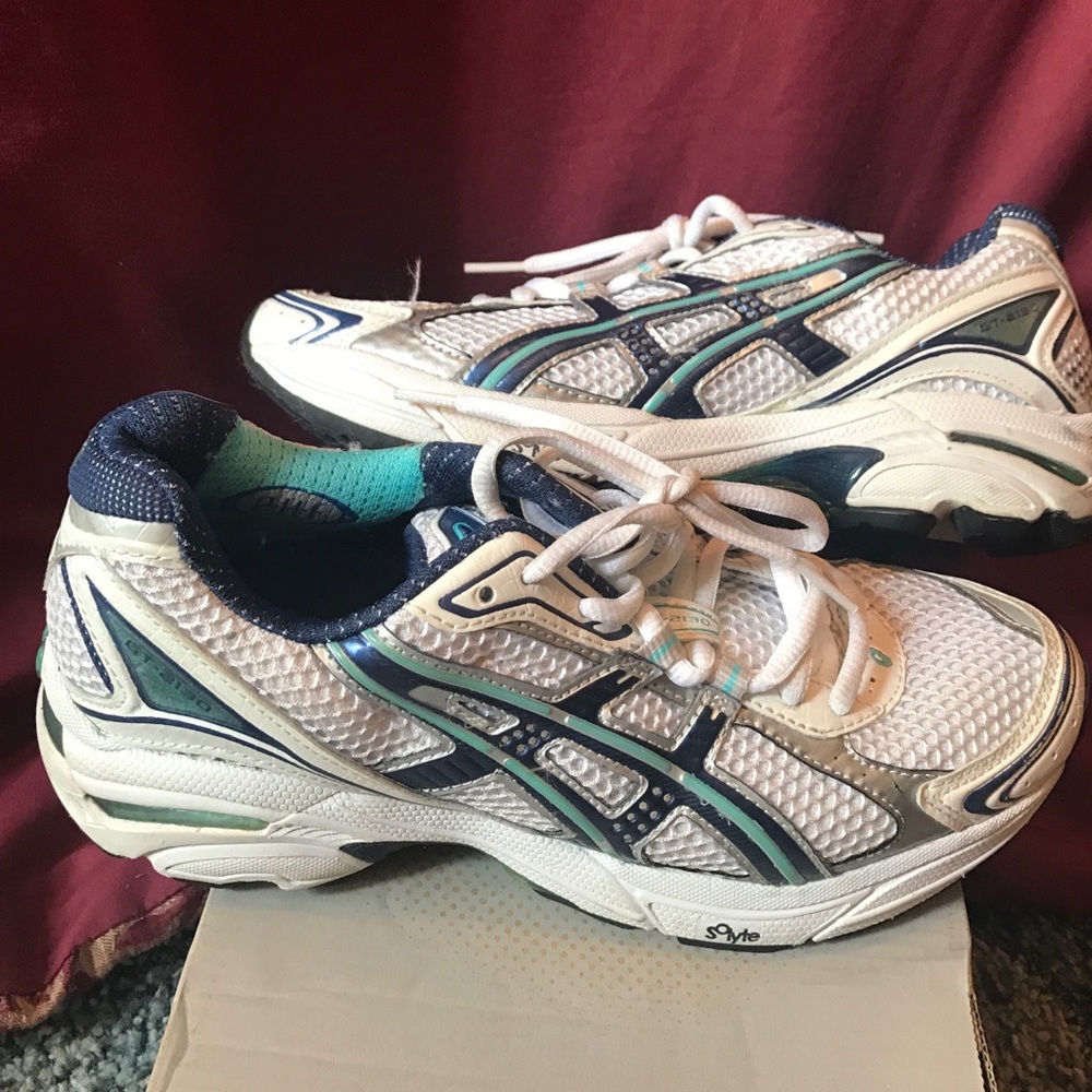 Running shoes