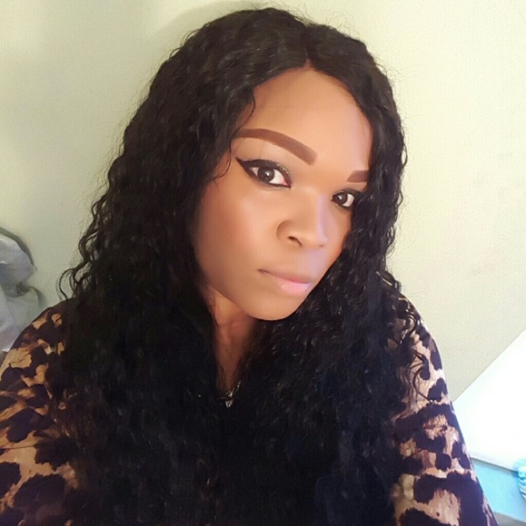 Lace front Wig. - Picture 2 of 4