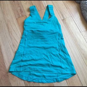 Lululemon teal tank