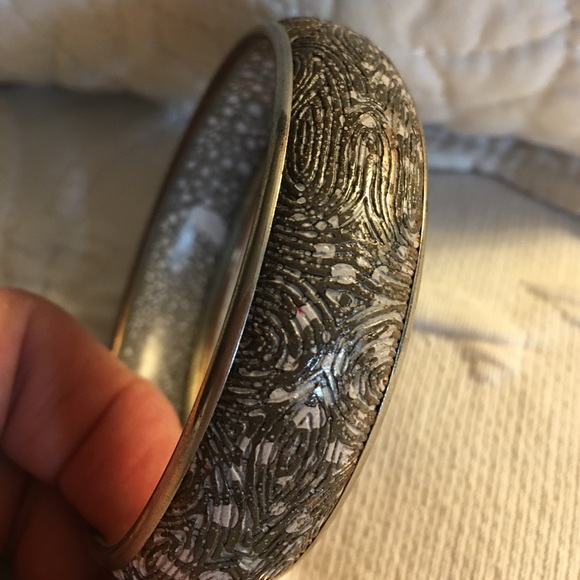 Express Cuff Bangle - Picture 2 of 2