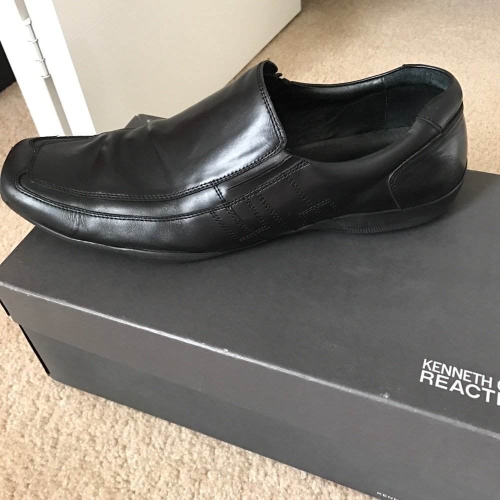 Kenneth Cole Reaction Black Leather Loafers