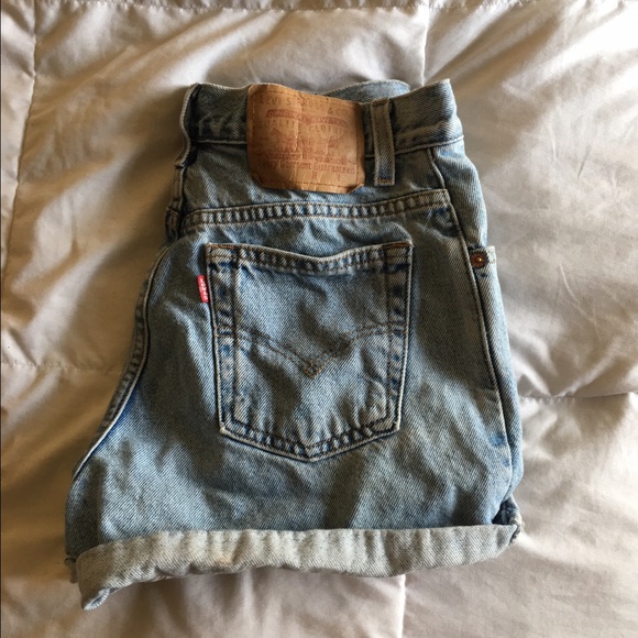 Vintage Levi's Shorts - Picture 2 of 3