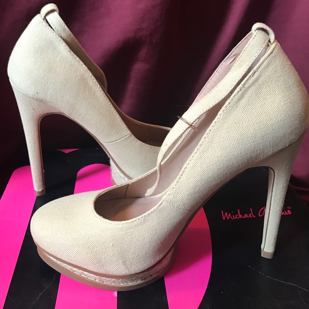 Heels shoedazzle cream