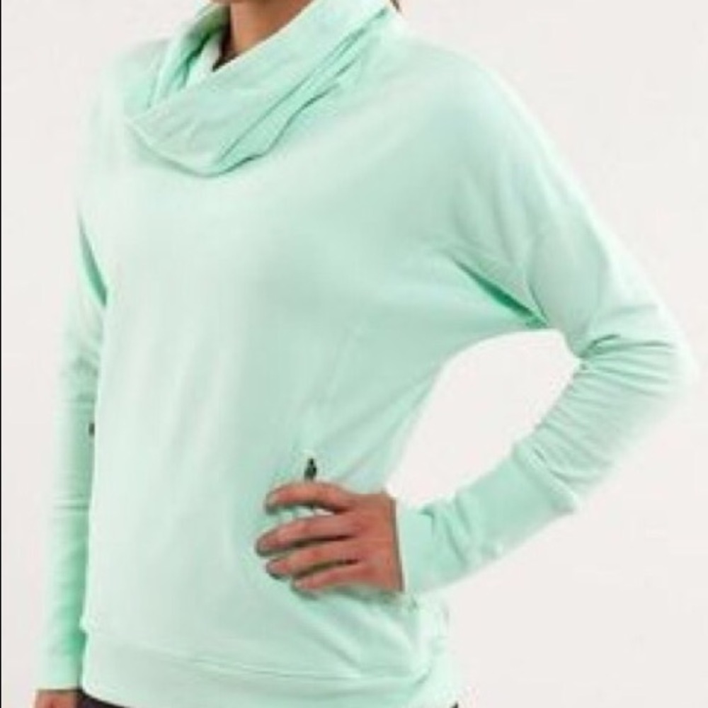 Lululemon cowl neck mint pullover