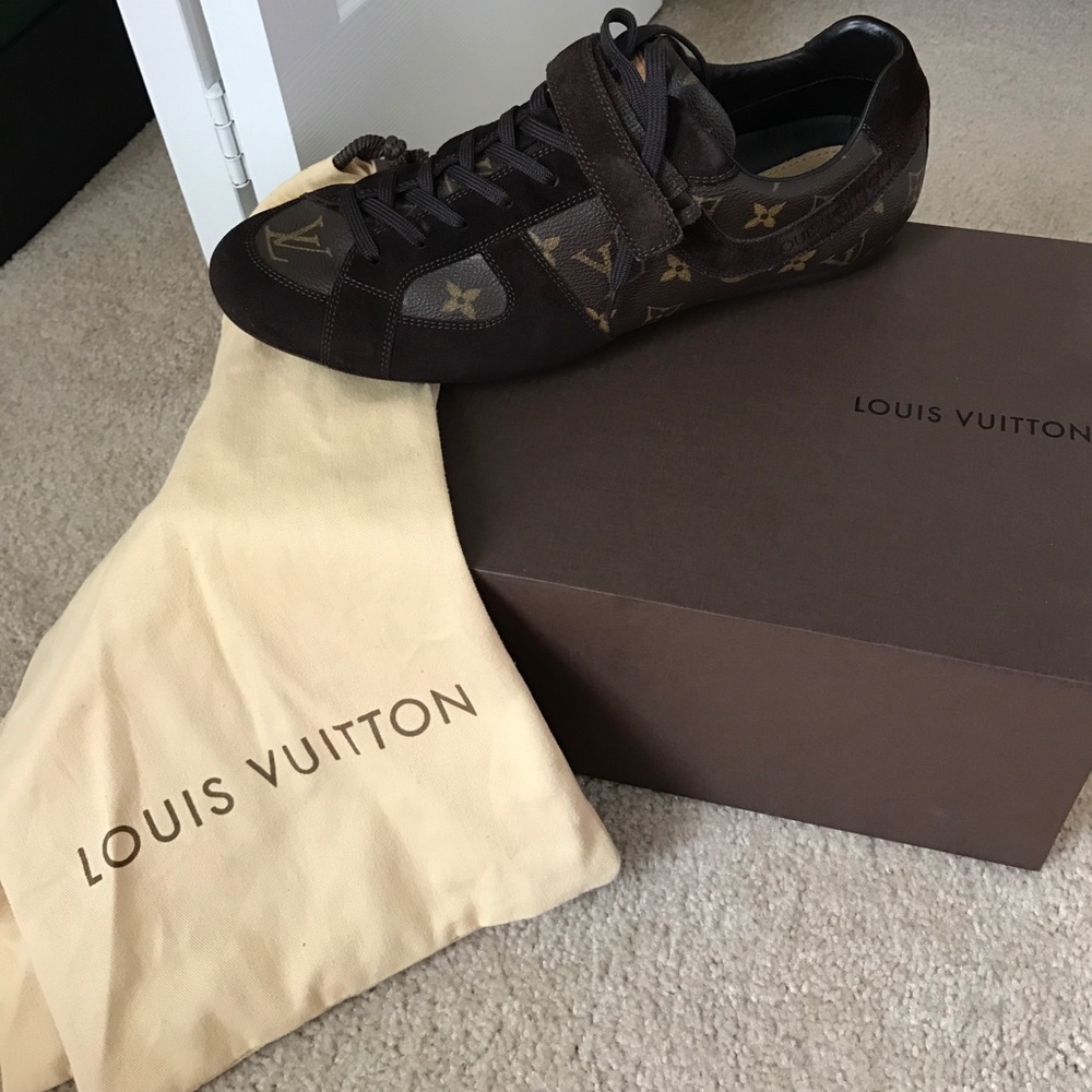 Louis Vuitton brown leather/suede sneaker
