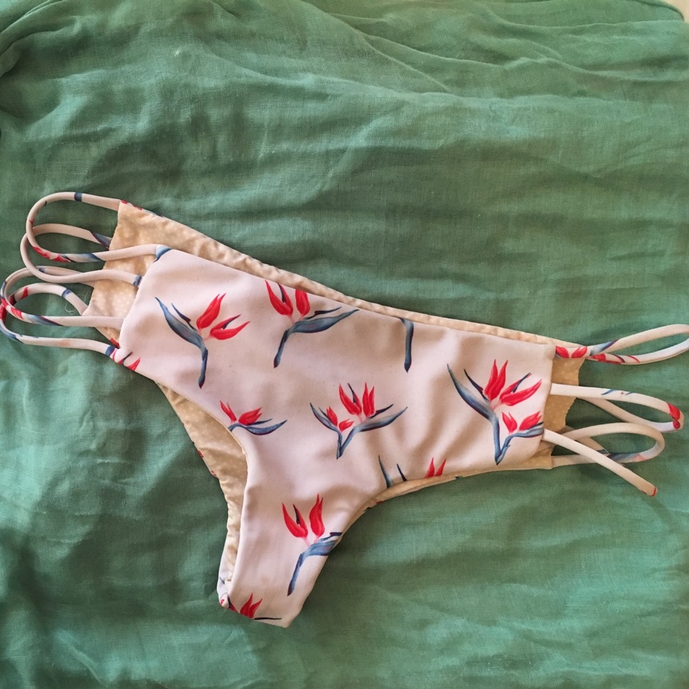 Acacia Molokai Birds of Paradise bottoms