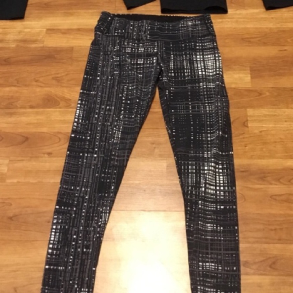 🍀 Closet closing January 20th
Canada vintage leggings - Picture 1 of 1