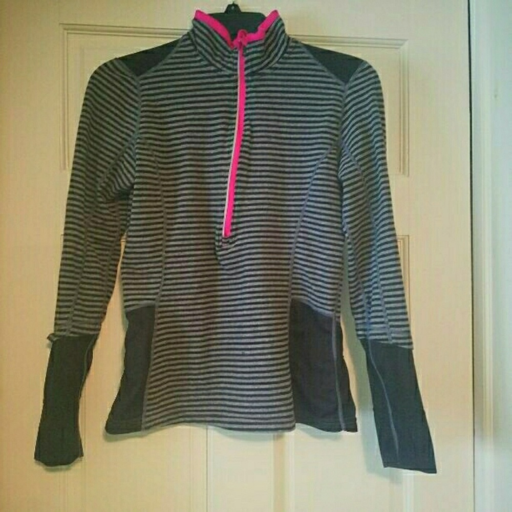 Light athletic pullover - Picture 3 of 4