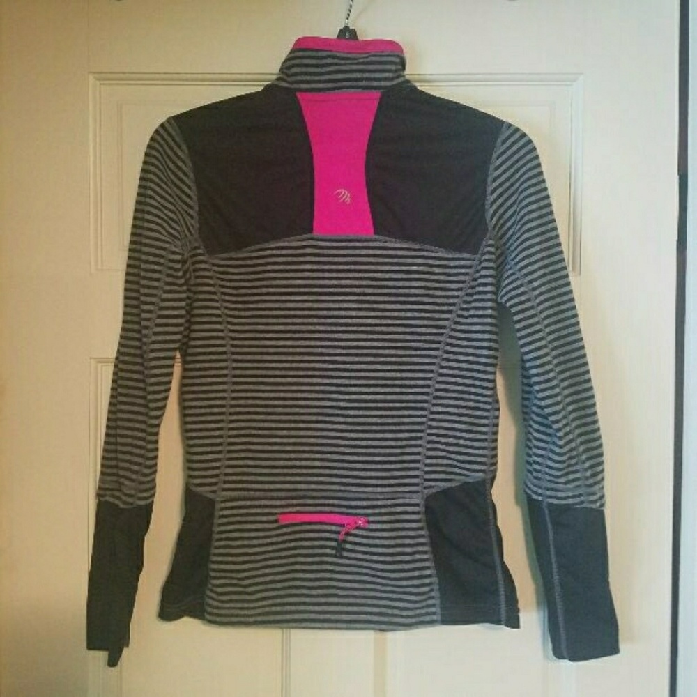 Light athletic pullover - Picture 4 of 4