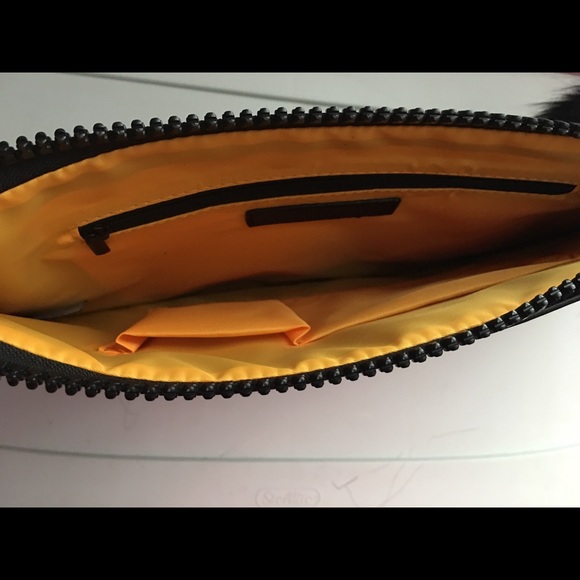 Clutch 👛 - Picture 2 of 2