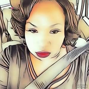 Meet your Posher, Adrienne