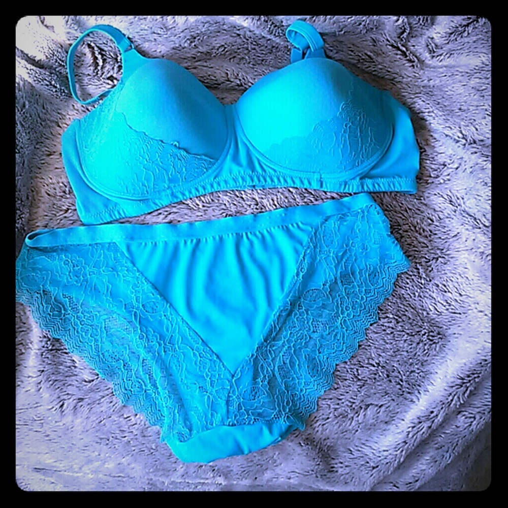 Emma bra and pantie sets