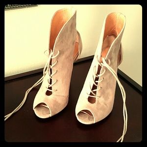 Chinese  laundry  bootie