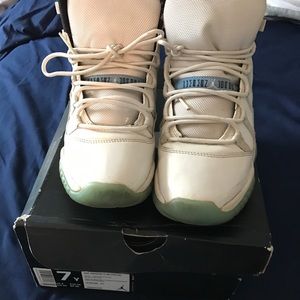 Worn 11s