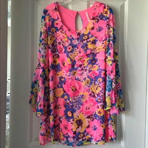 Dresses & Skirts - Boutique Dress- Size Medium