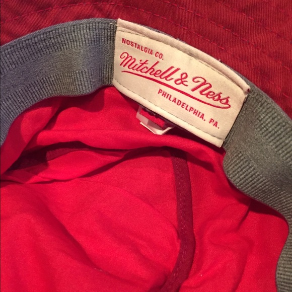 Mitchell & Ness Bucket Hat - Picture 3 of 5