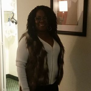 Meet your Posher, Iris