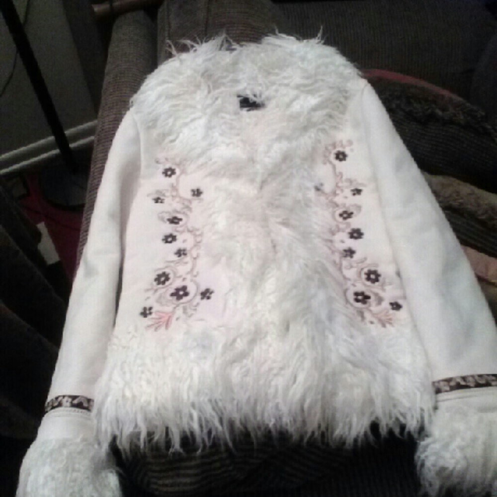 Nice winter coat only worn once.