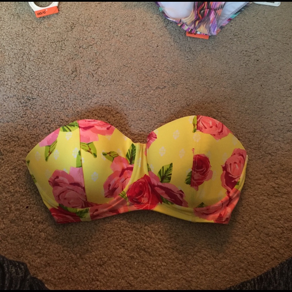 Body glove bikini top