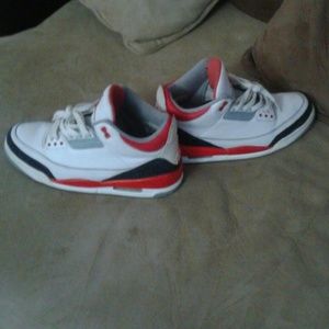Jordan 3 "fire red"