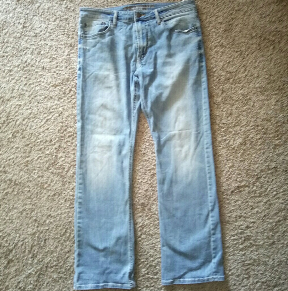 1 DAY SALE American Eagle Active fit jeans
