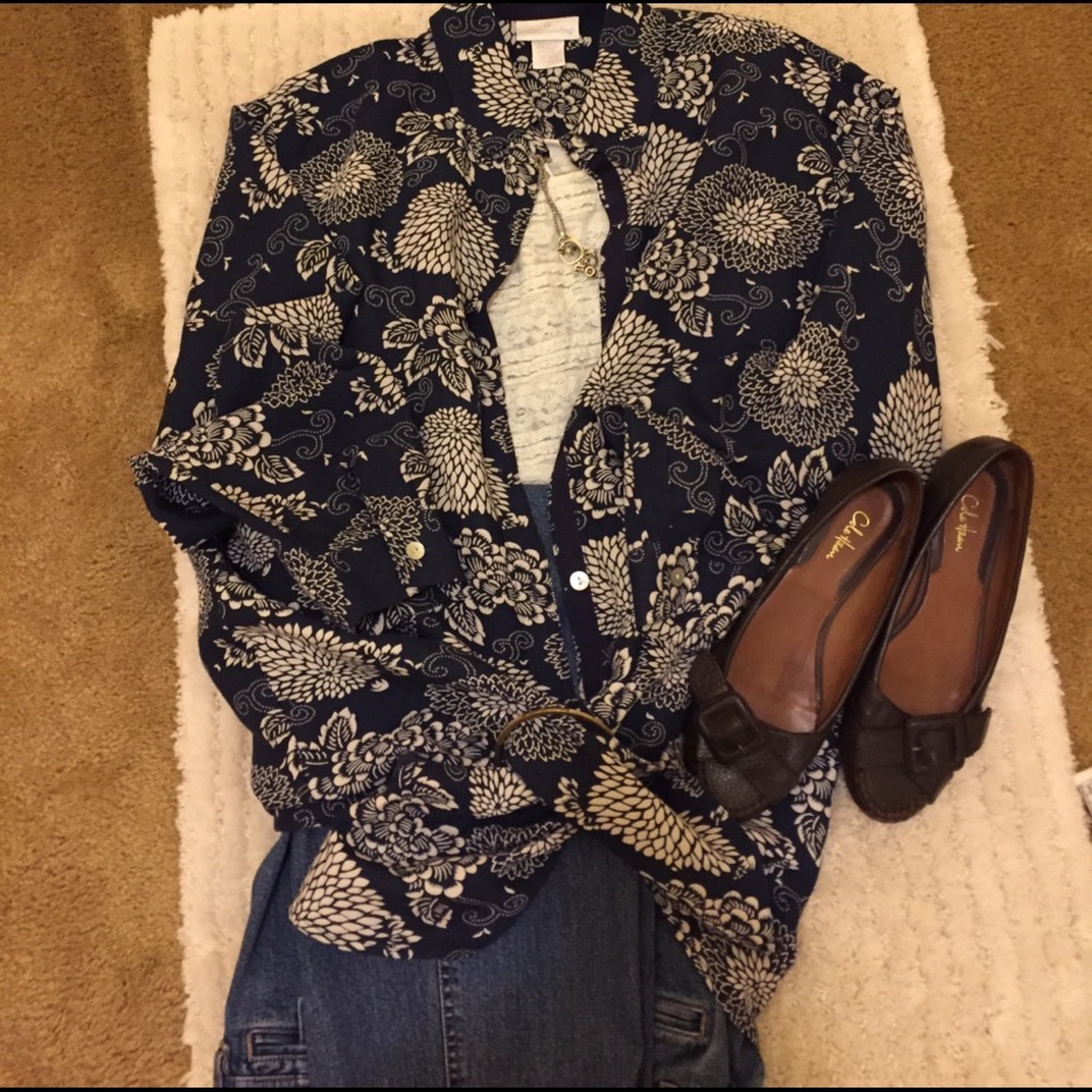 1 day SALE❗️Lightweight L/S Navy Linen Floral LG