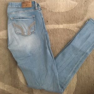 HOLLISTER CO. Skinny jeans!