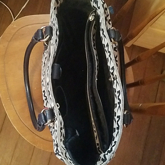 Michael Kors bag - Picture 4 of 4