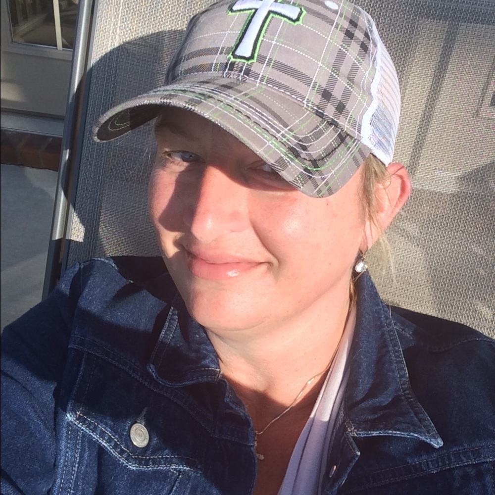 Meet your Posher, Angie