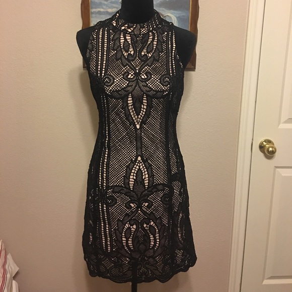 BLACK NUDE CROCHET SHORT DRESS - Picture 3 of 6