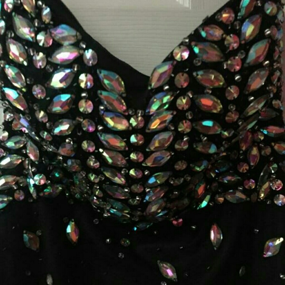 Gorgeous Formal Gown - Picture 2 of 4