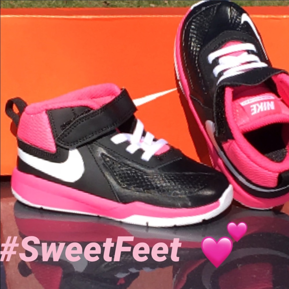 New Toddler Girls Sneaker 💕🦋💕🦋💕🦋💕
