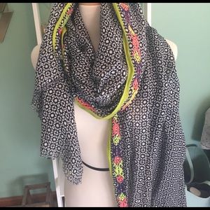 Patterned scarf