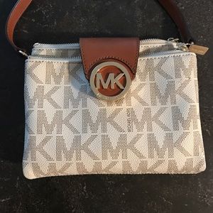 Michael Kors cross body purse