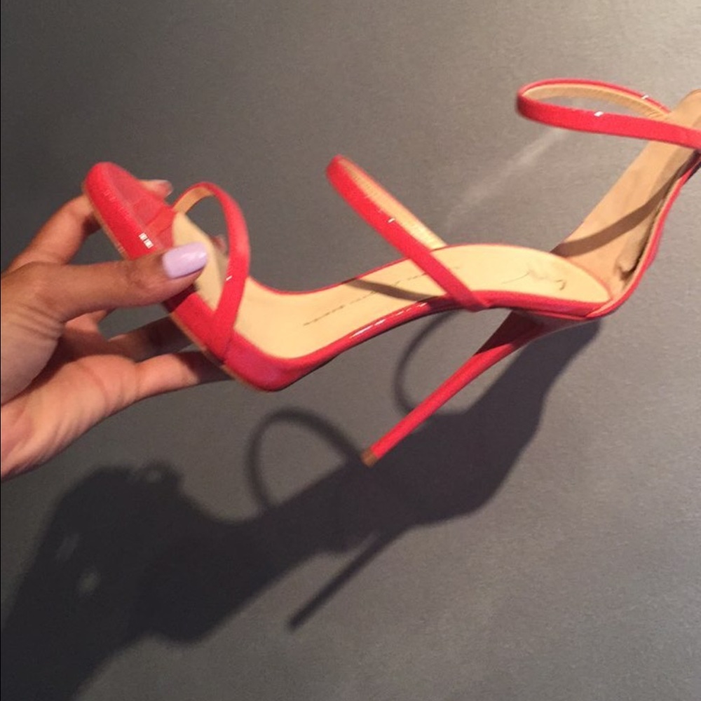 Giuseppe Zanotti 3 Strap Sandal 🅿️🅿️