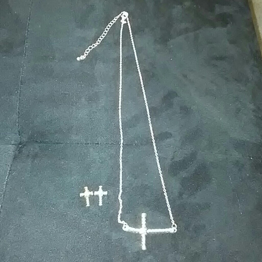 Earing and Jack lie set