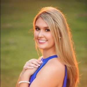 Meet your Posher, Claire