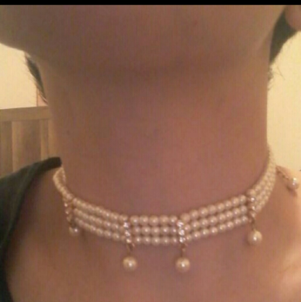 Pearl choker