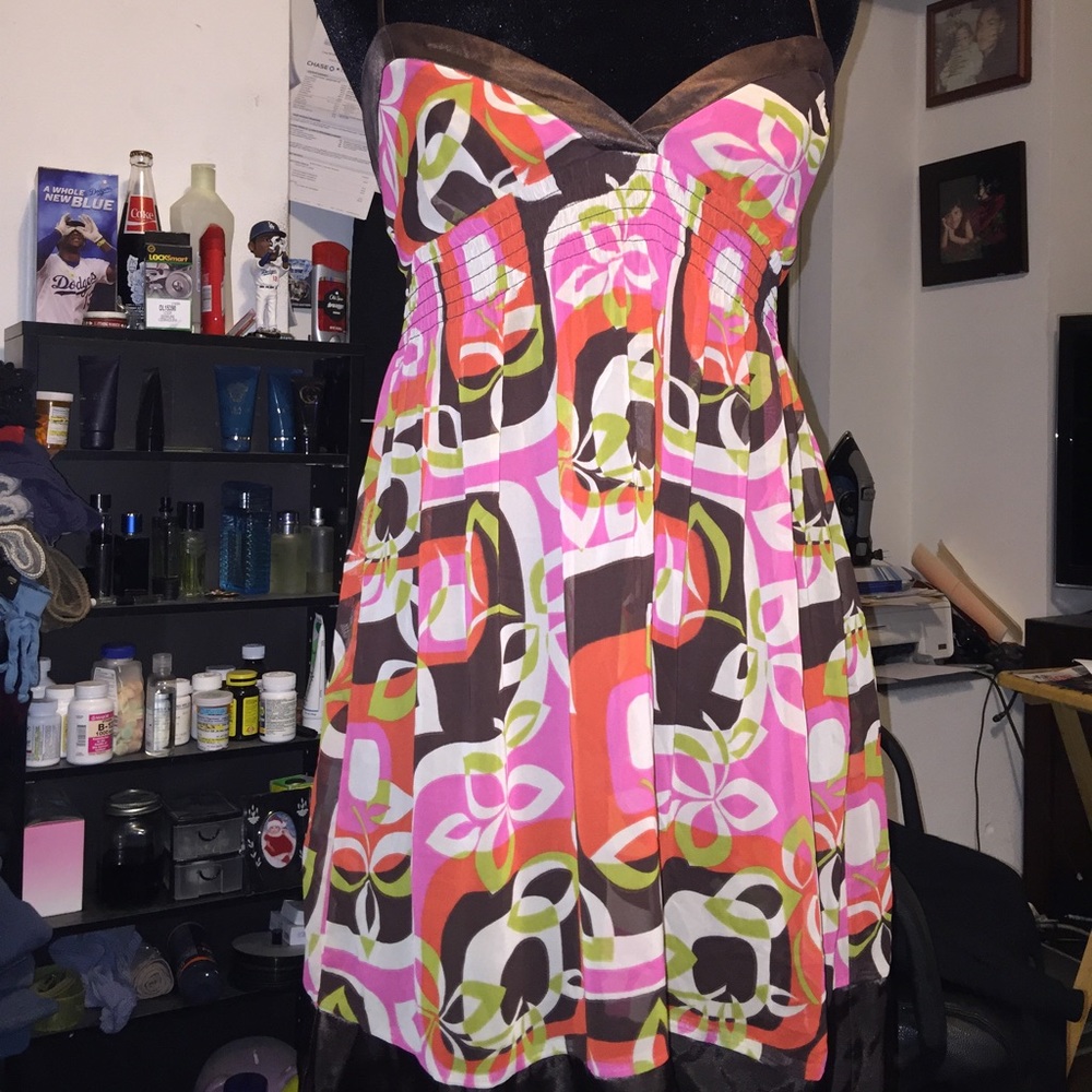 Dress 🔴 - Picture 2 of 3
