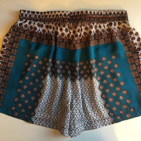 Silk Patterned Shorts - Picture 5 of 5