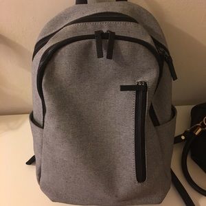 everlane modern commuter backpack